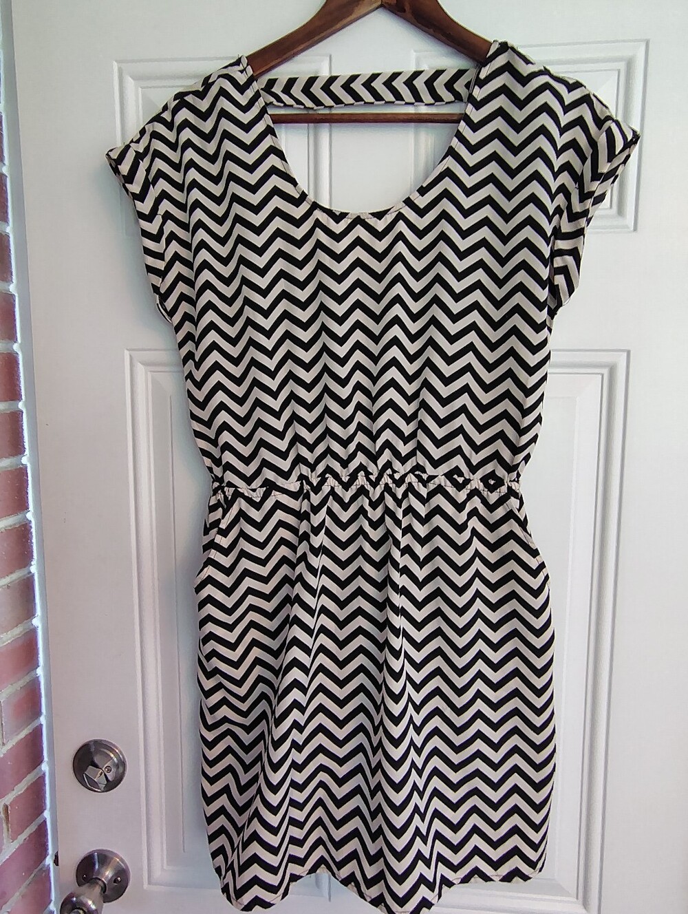 Candie's Chevron Peek-a-Boo Back Mini Dress with Pockets - Size M Black & Cream